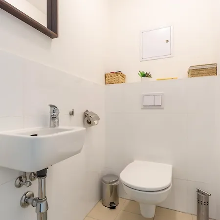 Apartment With Garden Close To Stadthalle, Westbahnhof Vienna Esterno foto