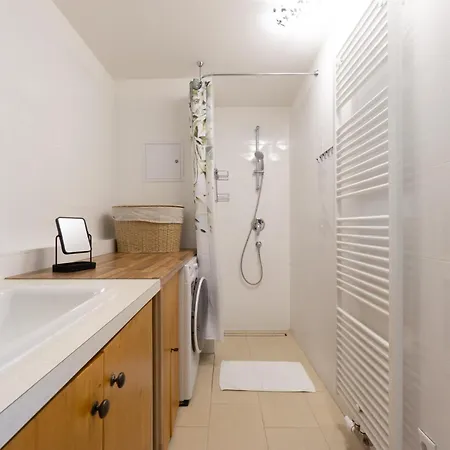Apartment With Garden Close To Stadthalle, Westbahnhof Vienna Esterno foto